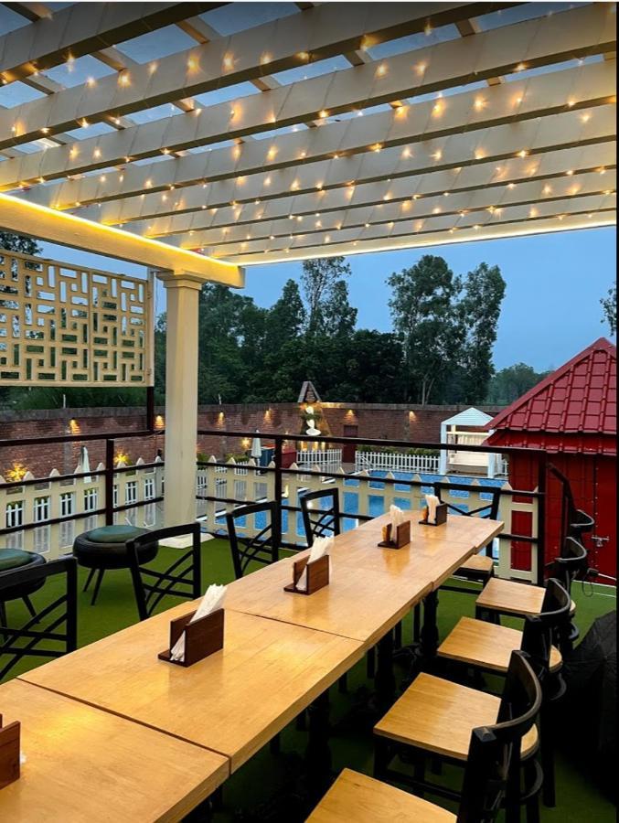 Yashmay Villa Club & Resort Gonda Exterior photo